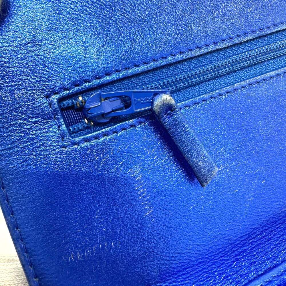 CHANEL Blue Shoulder Bag - Picture 14 of 16